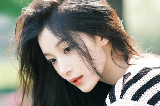 鞠婧祎陷偷漏税风波！丝芭实名举报引爆娱乐圈