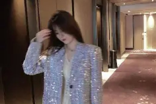 揭秘吃瓜群背后的真相：美女瓜友真能带来快乐吗？